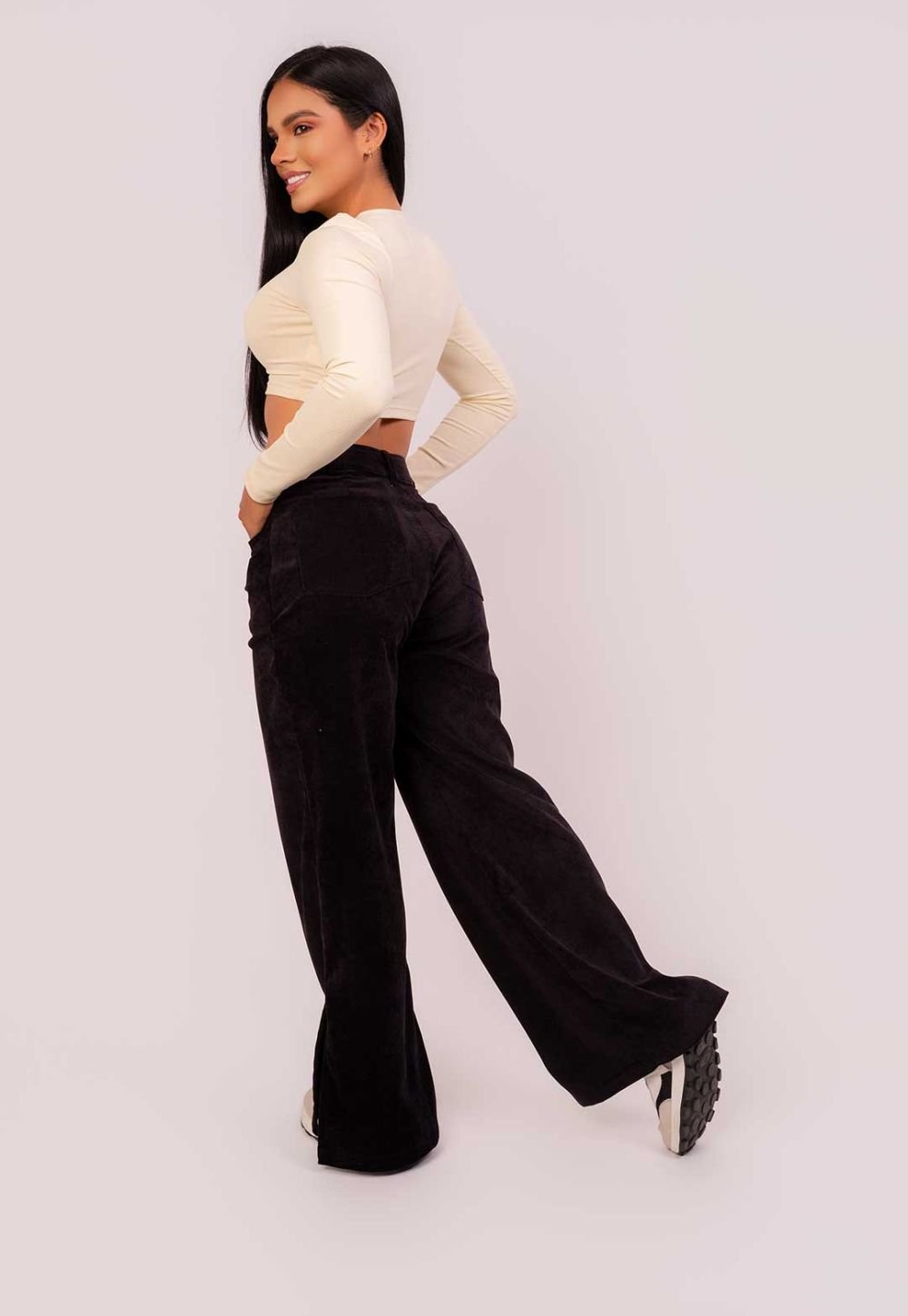 Pantalón Negro 713